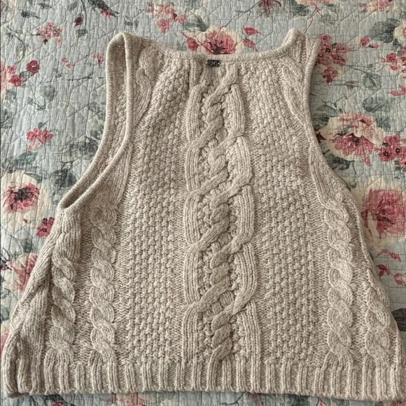 For Love & Lemons Beige Cropped Knit Cardigan Vest with Floral Embroidery - Picture 3 of 4